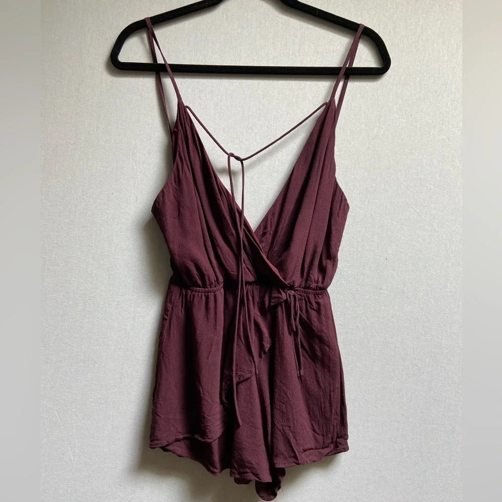 Tobi Burgundy Wine Faux Wrap Adjustable Strap Romper Women's Size S
